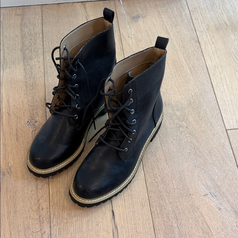 Women's Black Combat Boots - Picture 1 of 3